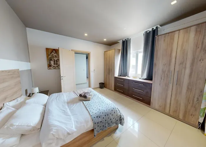 View Point, Cozy Three Bedroom With Bbq * Saint Julian's