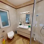 View Point, Cozy Three Bedroom With Bbq 아파트 *